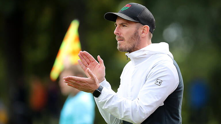 Trainer Tobias Strobl (FC 05 Schweinfurt) hofft im Heimspiel gegen den SV Schalding-Heining auf Punkte. Trainer Tobias Strobl (FC 05 Schweinfurt) hofft im Heimspiel gegen den SV Schalding-Heining auf Punkte.