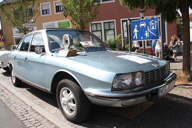 Die Neuaflage des Oldtimer-Treffens &quot;Geo Classics&quot; zog am Sonntag mehr historische Fahrzeuge als bei den bisherigen Veranstaltungen nach Gerolzhofen. Die Veranstalter schätzen, dass es rund 250 Oldtimer waren. Die Zahl der Besucherinnen und Besucher war ebenfalls groß.