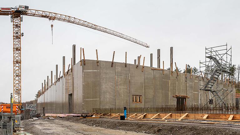 Auf dem Lagerberg entsteht aktuell eine neue Hallen-Schießanlage für rund 21,5 Millionen Euro, die den Schießlärm reduzieren soll.       -  Auf dem Lagerberg entsteht aktuell eine neue Hallen-Schießanlage für rund 21,5 Millionen Euro, die den Schießlärm reduzieren soll.