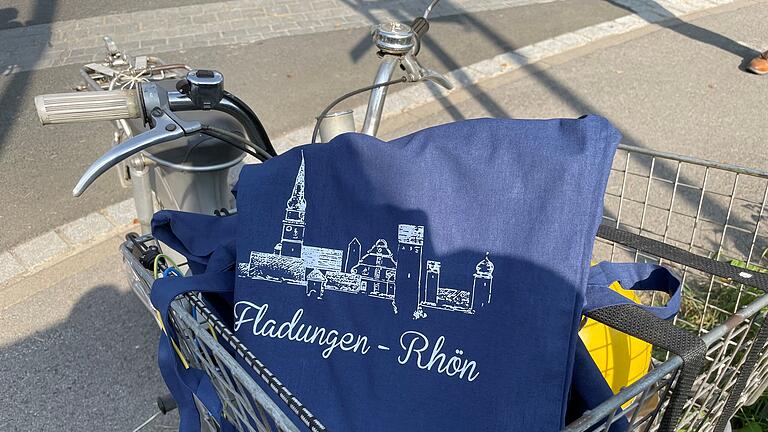 Tour der Legenden: 85 Oldtimer-Lastwagen machten Station in Fladungen.