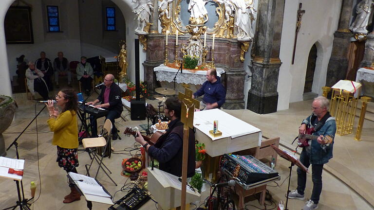 Konzert der Band Sternallee  in der Pfarrkirche Sankt Peter und Paul Grettstadt.