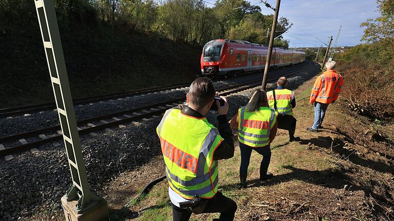 ICE erfasst Streckenarbeiter und verletzt ihn tödlich       -  Nach dem tödlichen Unfall eines Sicherungsposten versuchen nun Experten, die Unfallursache zu klären.