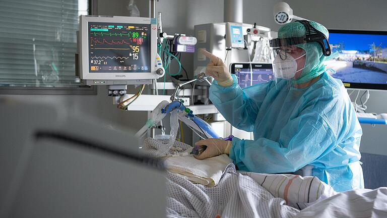 Die Zahl Corona-Patientinnen und Patienten in den Krankenhäusern der Region Main-Rhön steigt seit dem Wochenende wieder. Aber auch im Normalbetrieb ist die Auslastung aktuell hoch. Die Zahl Corona-Patientinnen und Patienten in den Krankenhäusern der Region Main-Rhön steigt seit dem Wochenende wieder. Aber auch im Normalbetrieb ist die Auslastung aktuell hoch.