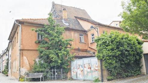 Abschluss im Zürch: Die Burggasse 17 ist zwischen Rathaus und Wall eines der letzten Großprojekte bei der Altstadtsanierung in dem Wohnquartier. Ein privater Investor ist nach Jahren gefunden.