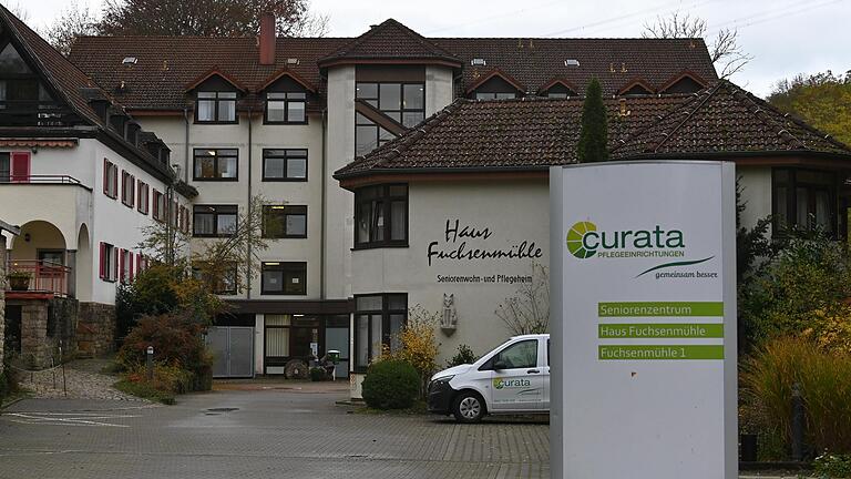 Im Seniorenzentrum Haus Fuchsenmühle in Ochsenfurt wurden am Wochenende 46 Bewohner und 26 Mitarbeiter positiv auf das Corona-Virus getestet.&nbsp;