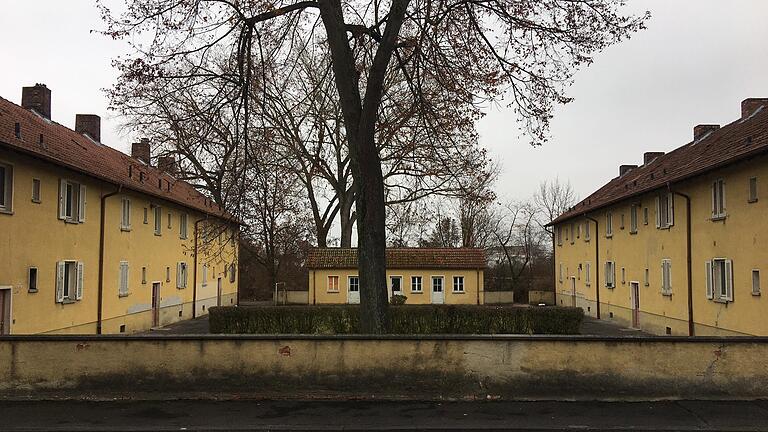 Der Herroth am Bergl wird durch die städtische Wohnungsbaugesellschaft SWG komplett neu gestaltet. Gemeinsam mit dem Hauptbahnhof ist das Areal zum Sanierungsgebiet erklärt worden.