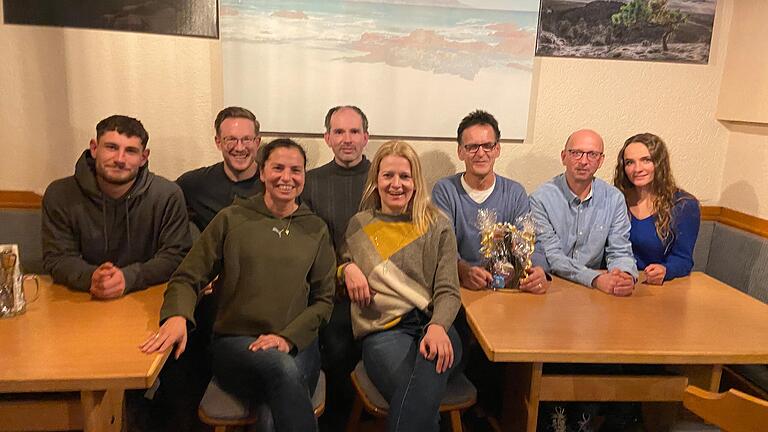 Im Bild (hinten von links): Matthias Wullinger, Daniel Wittkowski, Andreas Rußwurm, Hubert Marquard, Stephan Wilhelm, Natalia Zimmerling; (vorne): Christine Johannes und Tanja Schmitt.