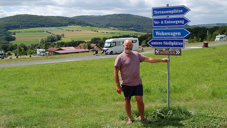 Der Blick in Richtung Sodenberg schätzen die Gäste von Karl-Heinz Reuß auf dem&nbsp; Forellenhof.