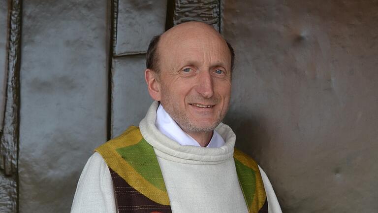 Pfarrer Hermann Becker, katholischer Dekan im Dekanat Lohr. Pfarrer Hermann Becker, katholischer Dekan im Dekanat Lohr.
