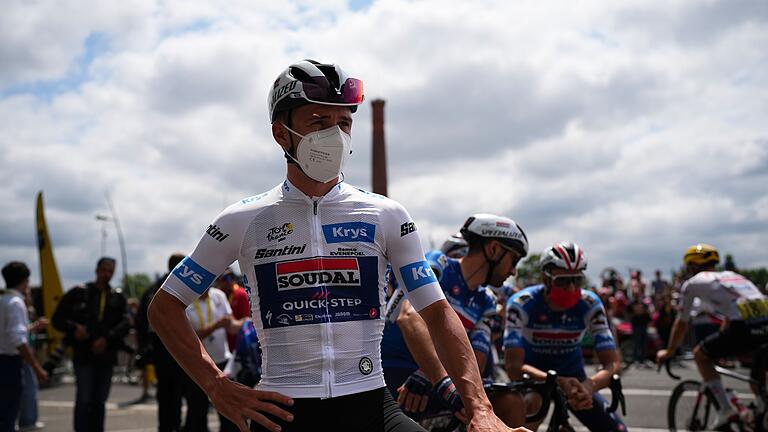 UCI WorldTour - Tour de France       -  Auch Remco Evenepoel trägt wieder Maske.