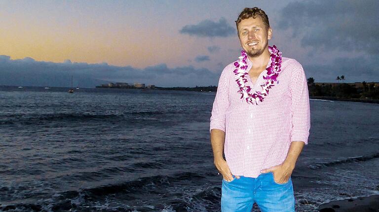 Uwe Ehrmann bei seinem Urlaub auf Hawaii. Der 44-Jährige möchte mit dem Aloha Waveland auch in Unterfranken das Surfen möglich machen. Uwe Ehrmann bei seinem Urlaub auf Hawaii. Der 44-Jährige möchte mit dem Aloha Waveland auch in Unterfranken das Surfen möglich machen.