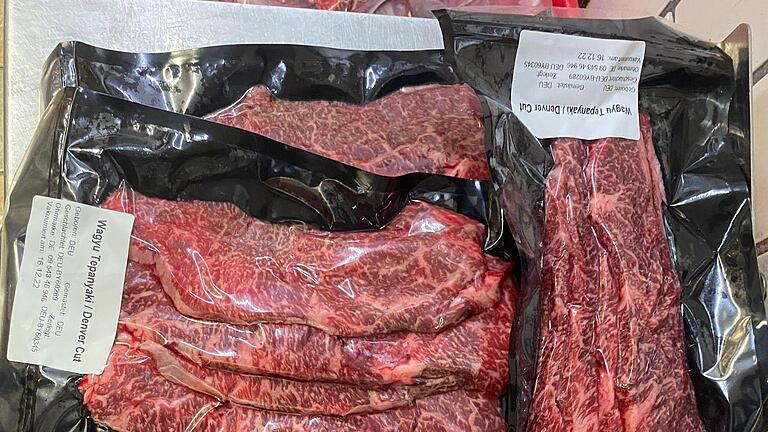 Diese besondere Marmorierung gibt es nur beim Wagyu-Fleisch. - Diese besondere Marmorierung gibt es nur beim Wagyu-Fleisch. Diese besondere Marmorierung gibt es nur beim Wagyu-Fleisch. - Diese besondere Marmorierung gibt es nur beim Wagyu-Fleisch.