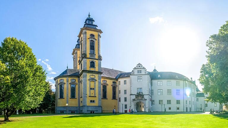 Schloss Mergentheim war ab dem 16. Jahrhundert bis zur Auflösung des Ordens 1809 der Hauptsitz der Hoch- und Deutschmeister des Deutschen Ordens. Schloss Mergentheim war ab dem 16. Jahrhundert bis zur Auflösung des Ordens 1809 der Hauptsitz der Hoch- und Deutschmeister des Deutschen Ordens.