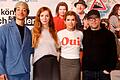 Aurel Mertz (von links), Pheline Roggan, Anke Engelke und Bjarne Mädel bei einem Fototermin für die ARD-Doku-Serie 'Wir können auch anders'. Darin sind Prominente auf der Suche nach konstruktivem Umgang mit der Klimakrise. In Folge 5 waren Mertz und Roggan auch zu Gast in Würzburg.