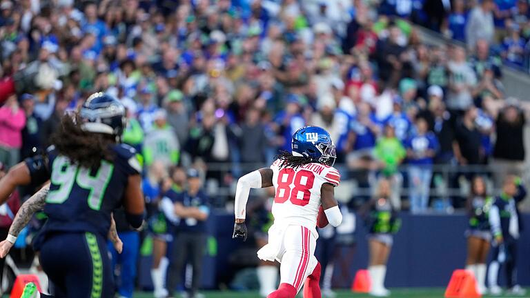 Seattle Seahawks - New York Giants       -  Auf und davon: Nach einem geblockten Field-Goal-Versuch entscheidet Bryce Ford-Wheaton die Partie zugunsten der New York Giants.