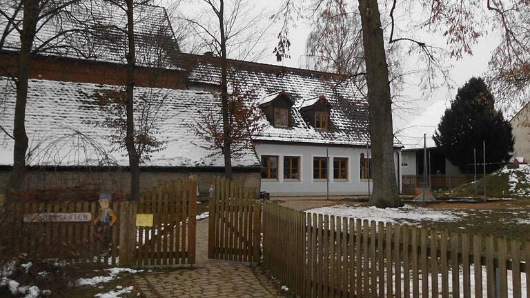 Das Kindergartengebäude in Auernhofen soll für eine dritte Gruppe umgebaut werden.