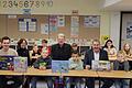 Über Experimentierkästen zum Thema Energie dürfen sich die Schüler der Grundschule Thüngen mit (von links) Bastian Franz (Energieversorgung), Rektorin Claudia Nöth, zweiter Bürgermeister Wolfgang Heß und erster Bürgermeister Lorenz Strifsky freuen.