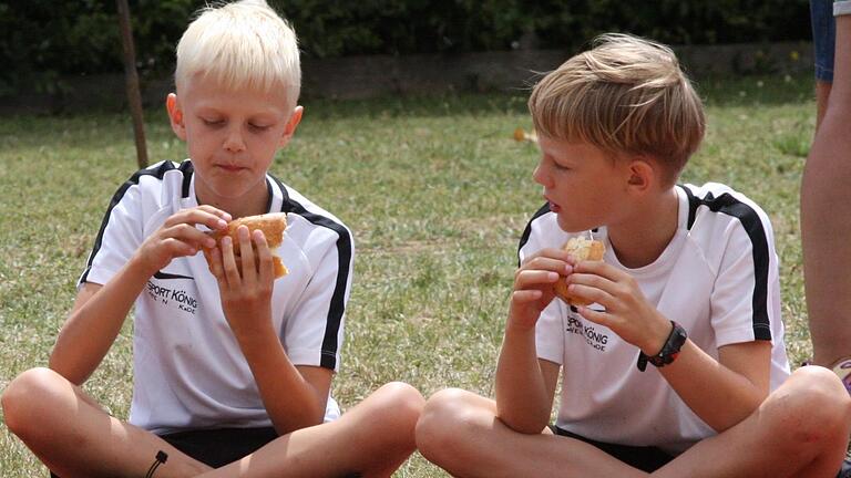 Eine Stärkung braucht der beste Sportler.       -  Eine Stärkung braucht der beste Sportler.