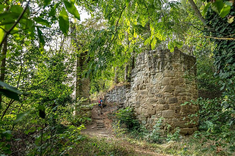 An der Ruine Schmachtenberg: Die historische Stätte wurde einst als reines Machtzeichen des Bamberger Bischofs erbaut. An der Ruine Schmachtenberg: Die historische Stätte wurde einst als reines Machtzeichen des Bamberger Bischofs erbaut.
