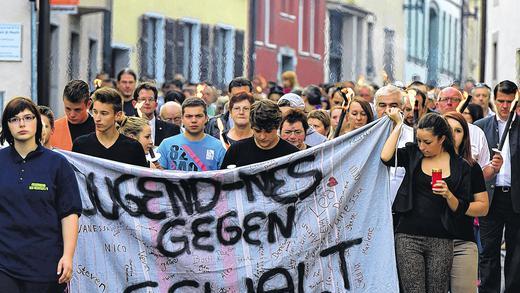 Einmütig gegen Gewalt: Das zeigten viele Teilnehmer bei der Demonstration mit Fackelzug am vergangenen Sonntag.