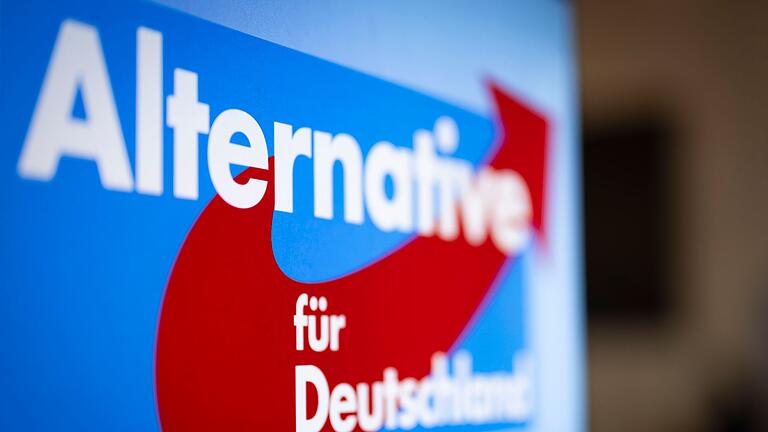 AfD       -  Eine AfD-Wahlveranstaltung in Aschaffenburg wurde mit Geräuschen gestört.