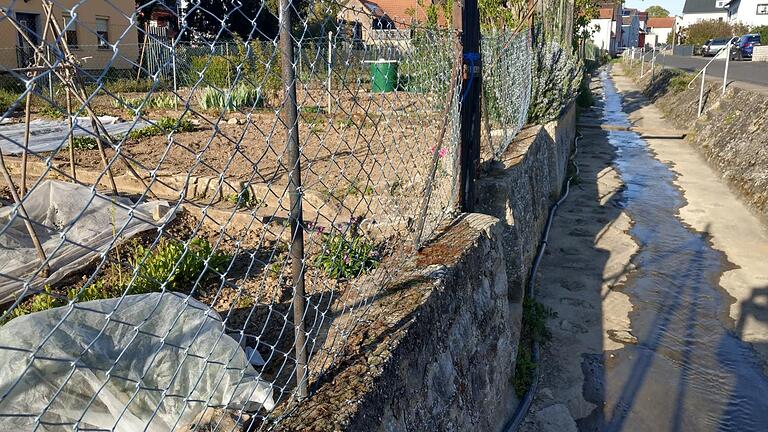 Die Schrebergärten entlang des Jakobsbachs und etliche Äcker werden in Theilheim von der Gemeinde verpachtet.