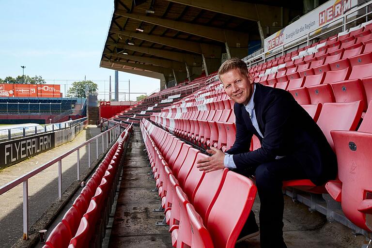 Kickers-Vorstandsvorsitzender André Herber plant auch in der kommenden Saison Profifußball am Dallenberg. Kickers-Vorstandsvorsitzender André Herber plant auch in der kommenden Saison Profifußball am Dallenberg.