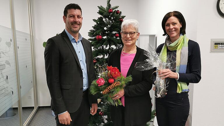 Verabschiedung: Uwe Ziegler zusammen mit&nbsp; Resi Sell und Katja Bruckbauer.