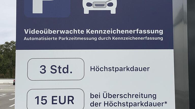 Bei Überschreitung der Parkdauer wird eine Vertragsstrafe fällig. Bei Überschreitung der Parkdauer wird eine Vertragsstrafe fällig.
