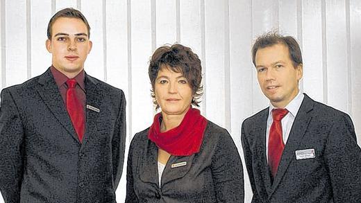 Das Team: Christian Höfling, Inge Brandenstein und Filialleiter Gerald Brönner (von links) betreuen die Kunden in Gräfendorf.