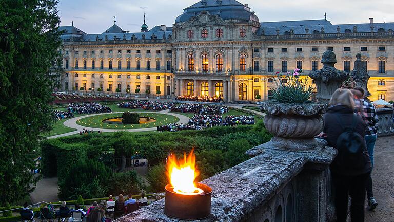 Ein Bild, wie es 2020 mit Sicherheit nicht entstehen wird: Nachtmusik im Hofgarten, hier beim Mozartfest im vergangenen Jahr. Die Veranstalter arbeiten jedoch bereits an einem neuen Konzept.