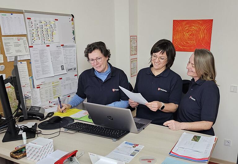 Sie kümmern sich um administrative und koordinierende Aufgaben in der Malteser-Geschäftsstelle in Haßfurt (von links): Christine Menter, Ilona Elflein, Christine Stadelmann. Sie kümmern sich um administrative und koordinierende Aufgaben in der Malteser-Geschäftsstelle in Haßfurt (von links): Christine Menter, Ilona Elflein, Christine Stadelmann.
