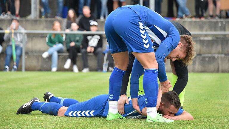 Das Relegationsspiel gegen die FT Schweinfurt II war für das Großbardorfer Urgestein Manuel Leicht (am Boden) das letzte Spiel seiner Karriere. Das Relegationsspiel gegen die FT Schweinfurt II war für das Großbardorfer Urgestein Manuel Leicht (am Boden) das letzte Spiel seiner Karriere.