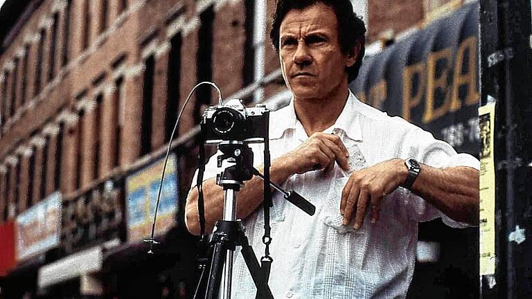 Harvey Keitel Seit zwoelf Jahren fotografiert Auggie Wren Harvey Keitel jeden Morgen um sieben Uhr       -  Versuche, das unbegreifliche Phänomen Zeit zu fassen: Harvey Keitel in der Auster-Verfilmung &bdquo;Smoke&ldquo;.