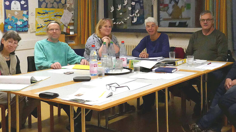 Das Umweltteam der Philippuskirche (v.r.n.l.): Heinrich Kilian, Norbert Weisensee, Hermann Dornauer, Michaela Klein, Alexandra Thornagel, Björn Hauschild, Dietlind Gnuschke-Hauschild und Karl-Heinz Ursprung. Das Foto wurde vor Corona aufgenommen (2019).