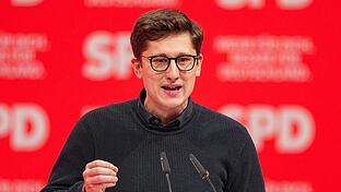Philipp Türmer ist seit 2023 Vorsitzender der Jungsozialisten in der SPD. Der 29-jährige Politiker kommt aus Offenbach und hat Wirtschaftswissenschaft und Rechtswissenschaft studiert.&nbsp;