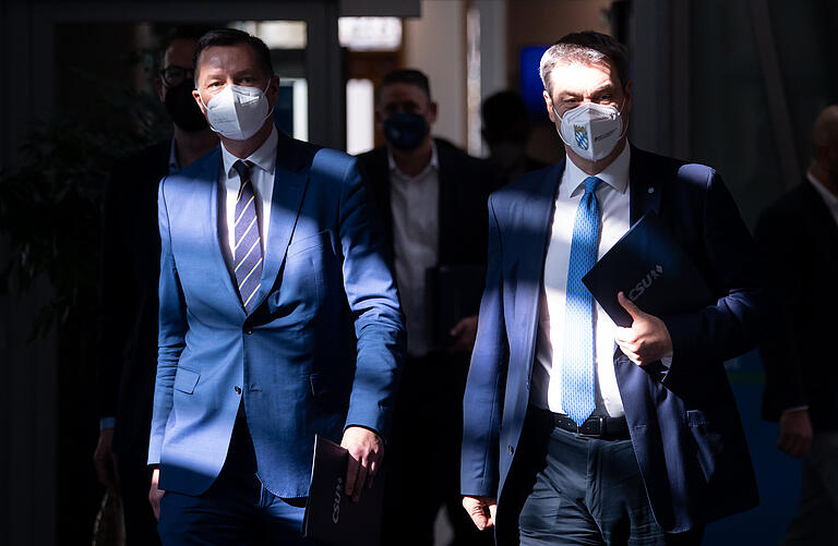 Ein Foto von Ende Februar 2022: Markus Söder (rechts) mit dem damals designierten CSU-Generalsekretär Stephan Mayer nach einer Sitzung des CSU-Vorstands in München.