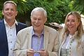 Armin Grein erhielt im Sommer 2023 eine Stele als 'Urvater der Freien Wähler', die er mitbegründete. Ortsvorsitzender Holger Seidel und die heutige Kultusministerin Anna Stolz überreichten die Ehrung.&nbsp;