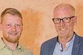 Rudolf May und sein Sohn Benedikt nahmen die Auszeichnung durch den Weinführer 'Eichelmann Deutsche Weine' entgegen.
