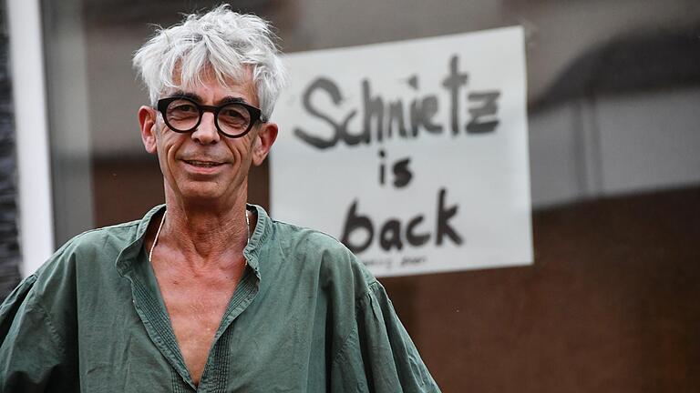 'Schnietz is back' - Thomas Schneider meldet sich nach 20 Jahren überwiegend im Ausland an seiner alten Wirkungsstätte in Lohr zurück. 'Schnietz is back' - Thomas Schneider meldet sich nach 20 Jahren überwiegend im Ausland an seiner alten Wirkungsstätte in Lohr zurück.