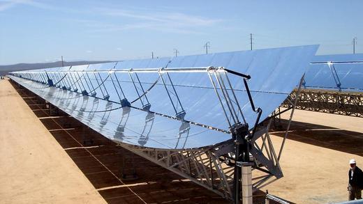 Solarkraftwerk       -  Ein solarthermisches Kraftwerks der Solar Millenium AG in Kalifornien. Nach der Pleite des Unternehmens müssen rund 30 000 Anleger um ihr Geld bangen. Foto: Solar Millenium AG