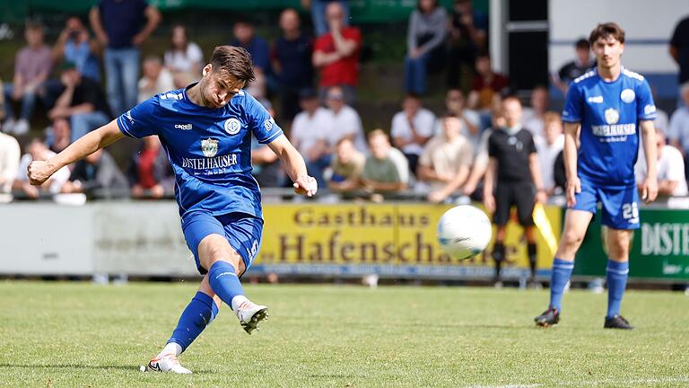 Heute die Entscheidung: Wer spielt in der nächsten Saison in der Bayernliga - TSV Großbardorf oder der WFV? Im Bild: Moritz Lotzen (Würzburger FV) bei einem vergangenen Relegations-Spiel gegen den TSV Buch. Heute die Entscheidung: Wer spielt in der nächsten Saison in der Bayernliga - TSV Großbardorf oder der WFV? Im Bild: Moritz Lotzen (Würzburger FV) bei einem vergangenen Relegations-Spiel gegen den TSV Buch.