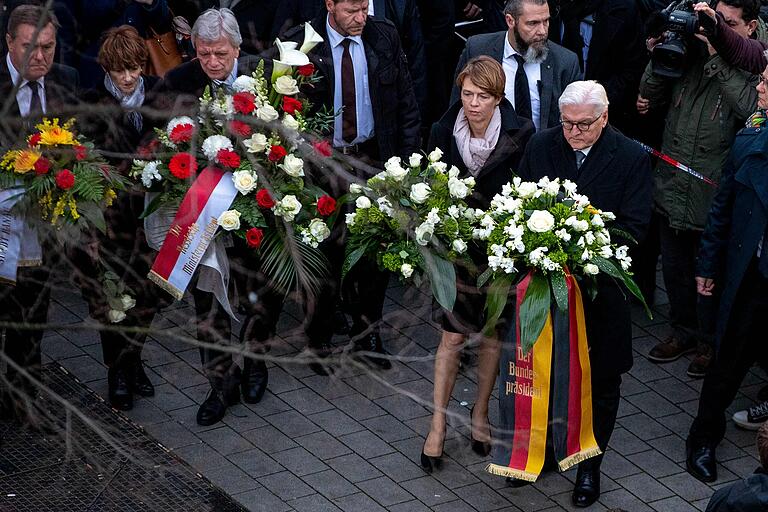 Toten-Gedenken am Donnerstag in Hanau mit dem hessischen Ministerpräsidenten Volker Bouffier und Bundespräsident Frank-Walter Steinmeier.