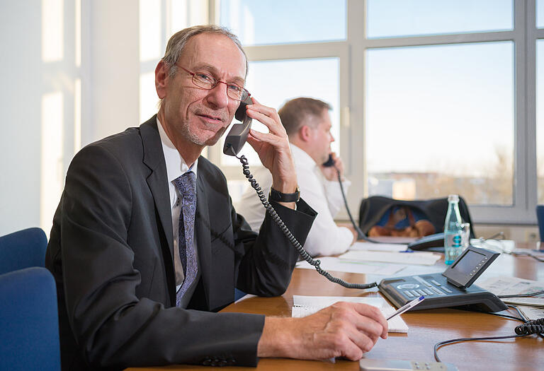 Standen bei der Telefonaktion Rede und Antwort zum Thema Geldanlage: Frank Schöndorf (links) und&nbsp;Dominik Block vom deutschen Fondsverband BVI.