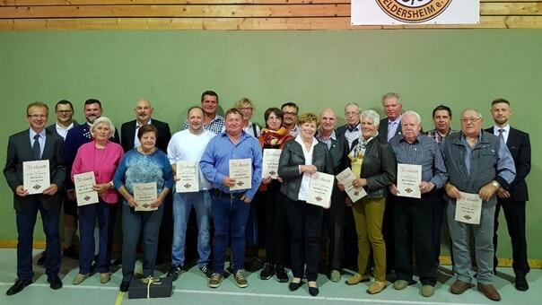 Dieses Ehrungsbild des 1. FC Geldersheim entstand beim gelungenen&nbsp;Vereinsabend.