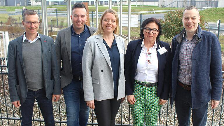 Neu gewählt wurde beim Gewerbeverein in Geiselwind, wo die langjährige Vorsitzende Doris Müller-Kern (Zweite von rechts) ausschied. Zum Vorstand gehören (von links) Stefan Reinlein, Max Seitz, Rebecca Stapper-Elias, und Daniel Dehn.