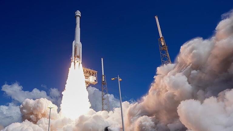 &bdquo;Starliner&rdquo;-Raumschiff erstmals mit Astronauten aufgebrochen       -  Der Starliner auf dem Weg zur ISS. (Archivbild)