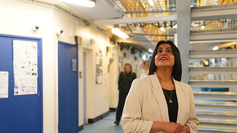 Besuch von Shabana Mahmood in HMP Bedford       -  Besuch im Gefängnis: Justizministerin Shabana Mahmood.