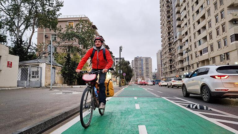 Weltklimakonferenz COP29 in Baku       -  In Baku eher selten: gut ausgebaute Radwege.