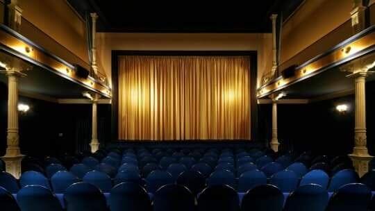 Nostalgie und Charme: Im Kitzinger Roxy-Kino ist die Zeit nur äußerlich stehengeblieben. Die Filme, die gezeigt werden, sind aktuell. Nostalgie und Charme: Im Kitzinger Roxy-Kino ist die Zeit nur äußerlich stehengeblieben. Die Filme, die gezeigt werden, sind aktuell.